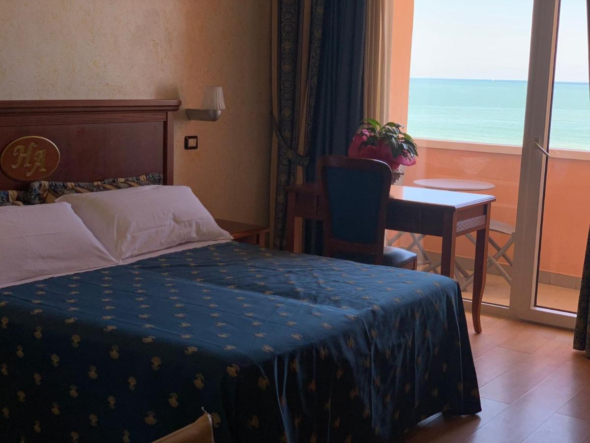 Hotel Alexander Resort Rimini Eksteriør bilde